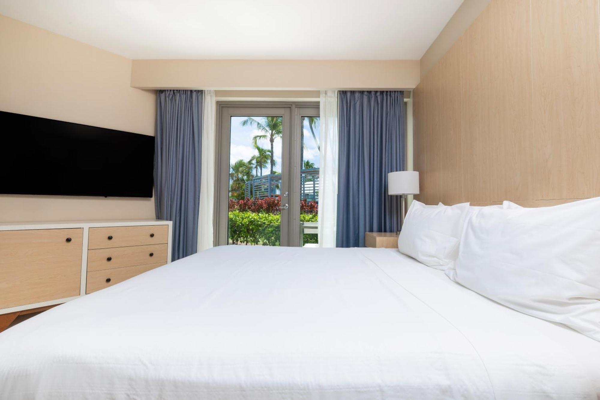 The Mill Resort And Suites Palm Beach Exterior photo