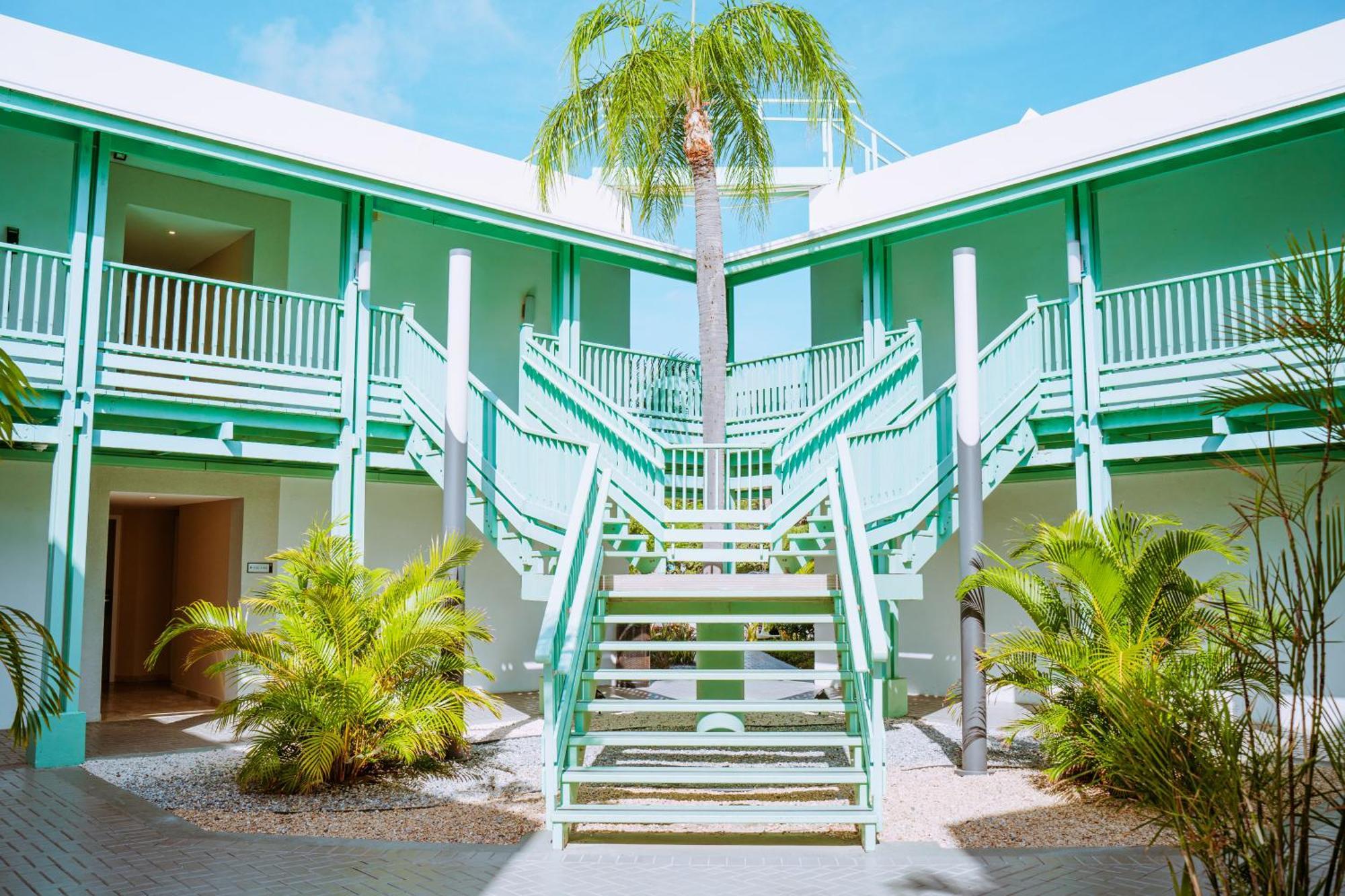 The Mill Resort And Suites Palm Beach Exterior photo