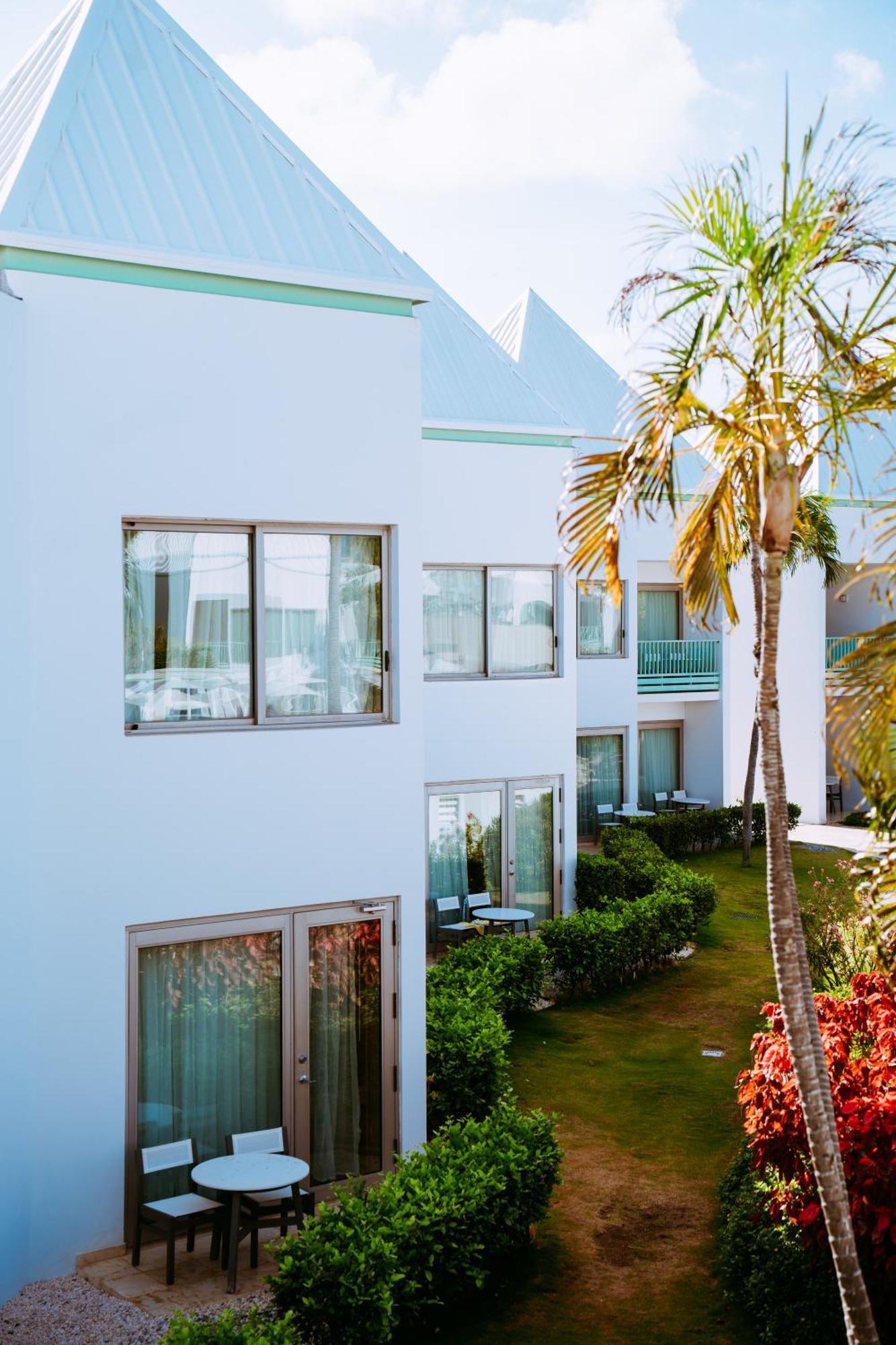 The Mill Resort And Suites Palm Beach Exterior photo