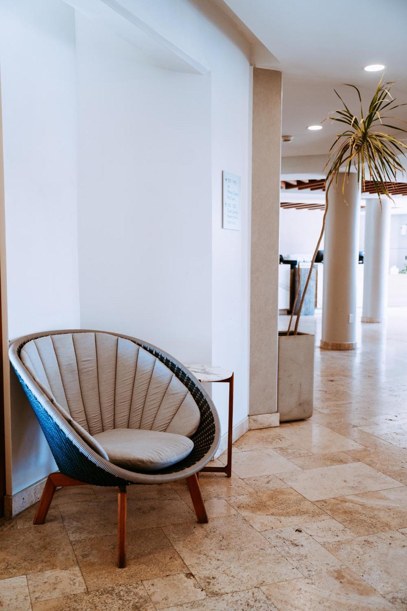 The Mill Resort And Suites Palm Beach Exterior photo